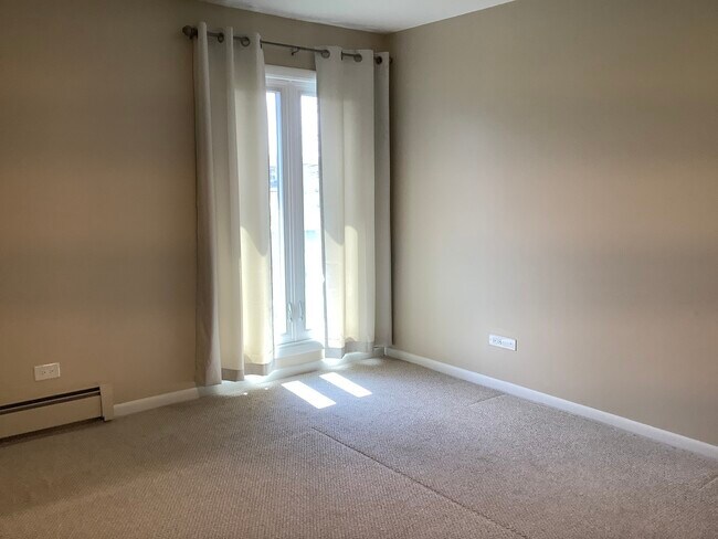 Building Photo - 10408 Menard Ave