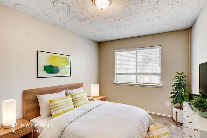 Building Photo - 11210 Crooked Pine Dr