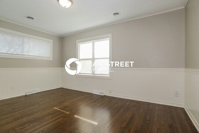 Building Photo - 3 Bedroom Pet-Friendly Home in Shawnee, KS...