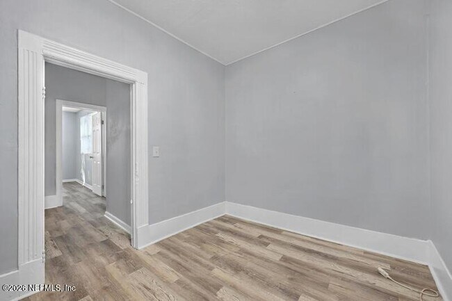 Building Photo - 1648 W 36th St