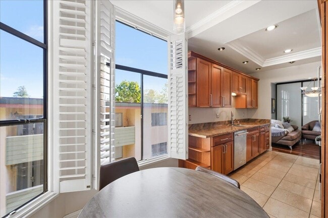 Building Photo - 11 Hayward Ave