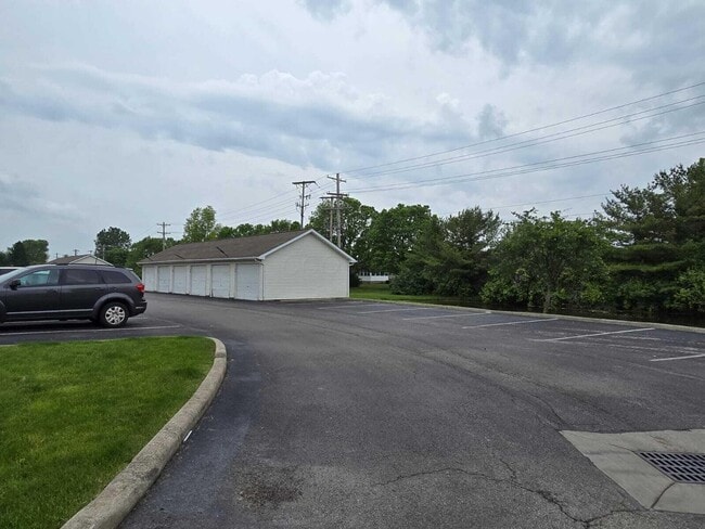 Building Photo - 5613 Cedar Springs Rd
