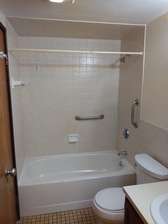 Building Photo - 180 Green St