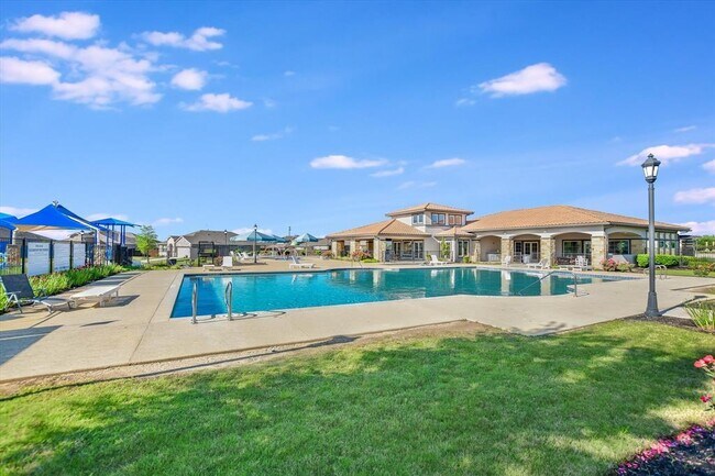 Building Photo - 17916 Umberto Dr