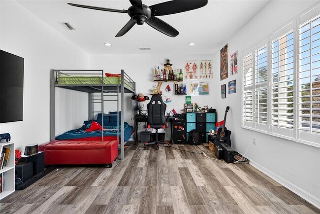 Building Photo - 8111 Santa Rosa Ct