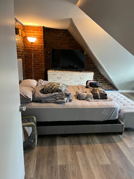 Building Photo - 205 Southampton St