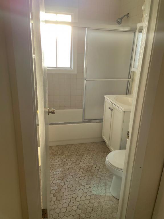 Building Photo - 151 Chesternut St.