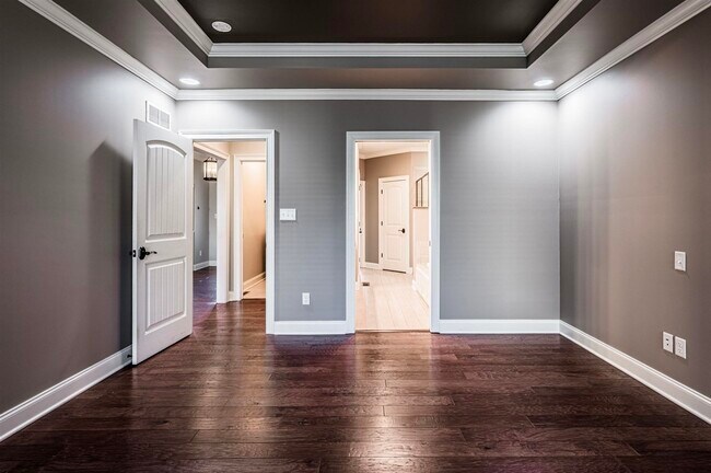 Building Photo - 730 Bennington Park Dr