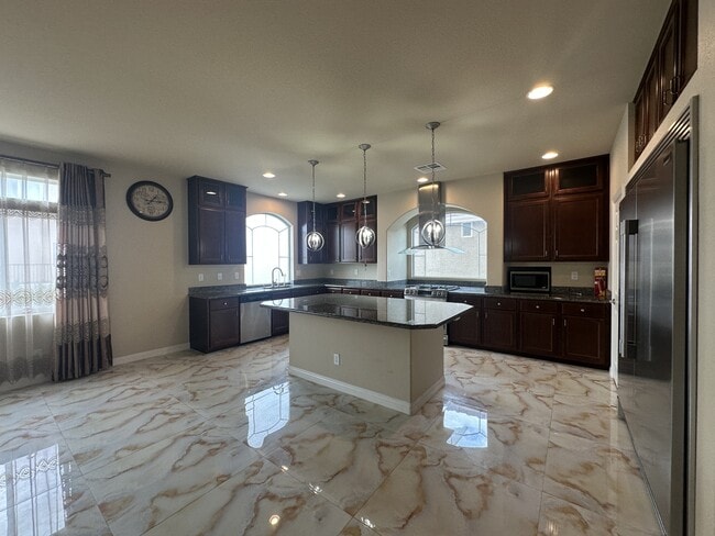 Building Photo - 8125 Crimson Creek Ct
