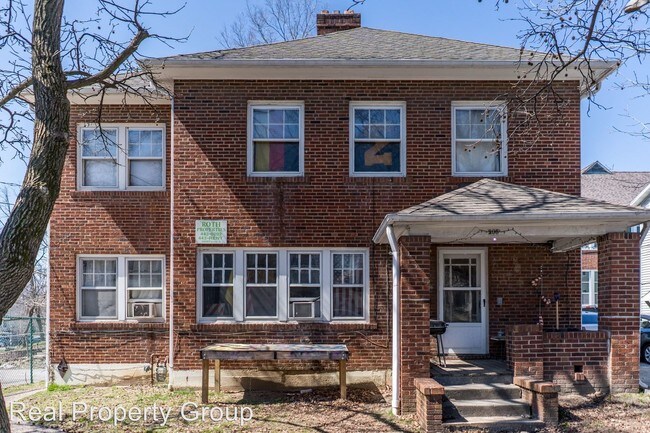 Primary Photo - 205 S College Ave
