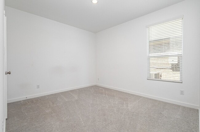 Building Photo - 545 Ml Trce Wy