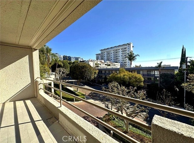 Building Photo - 1131 Alta Loma Rd