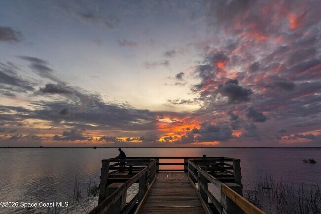 Building Photo - 1734 Avocado Ave