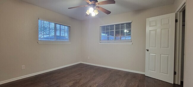 Building Photo - 5244 Larcade Dr