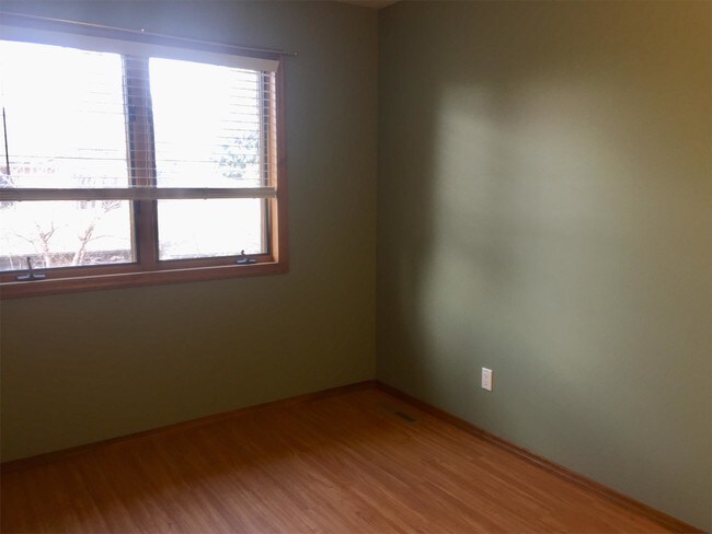 Building Photo - 1711 W Koch St