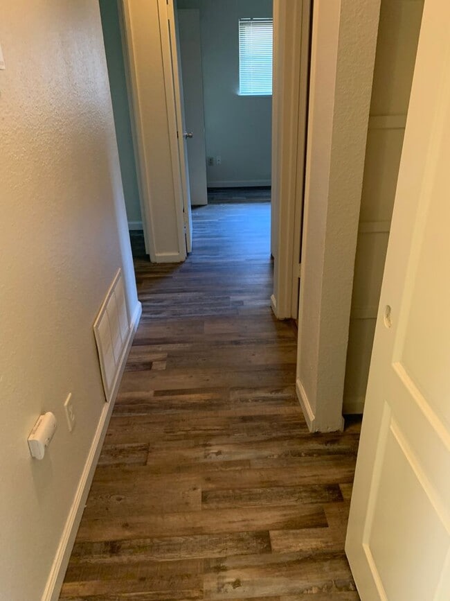 Building Photo - Nice 4 bedroom, 2 bathroom home in Citrus ...