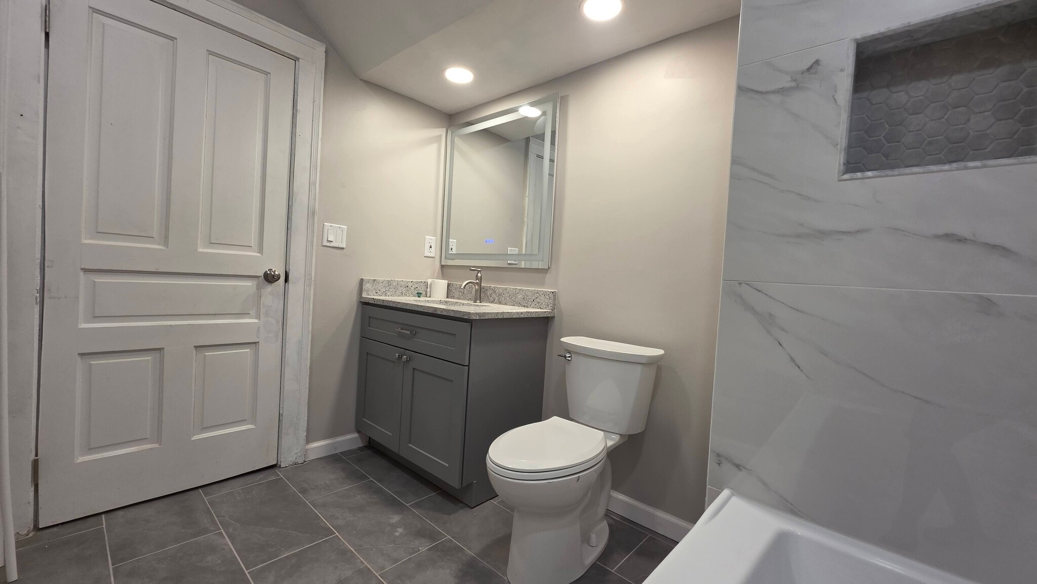 Upstairs Bathroom - 15 North Ave