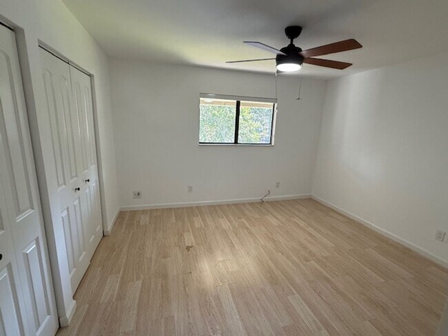 Building Photo - Upgraded - Woodlake Villa 49