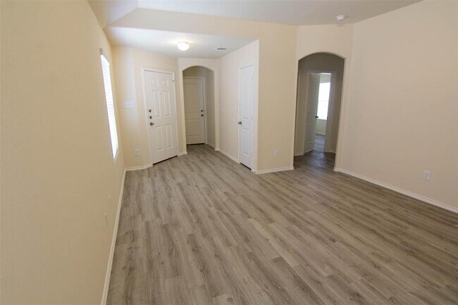 Building Photo - 22445 Clear Castle Dr