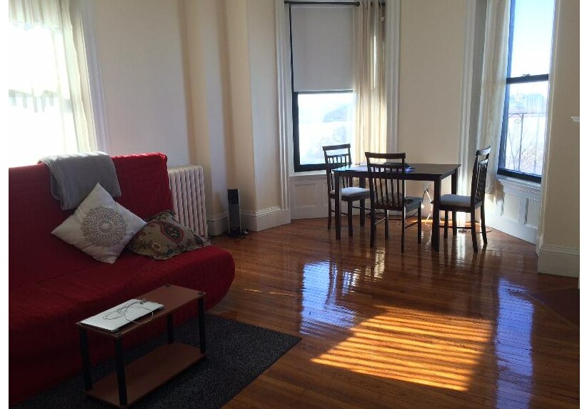 Building Photo - 504 Beacon St