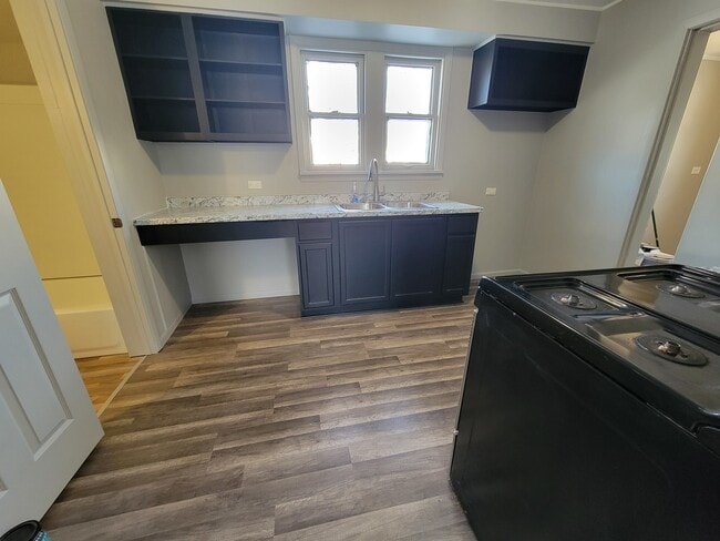 Building Photo - 802 Deleon St