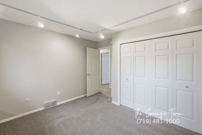 Building Photo - 3625 E Wade Ln