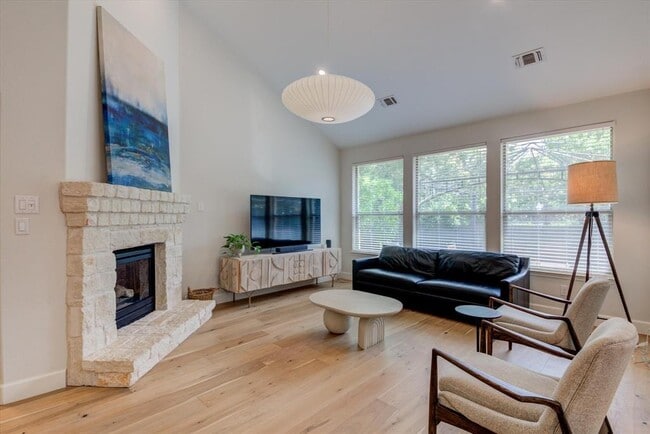 Building Photo - 11129 Cap Stone Dr