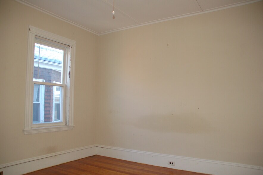 Building Photo - 81 Bristol Rd