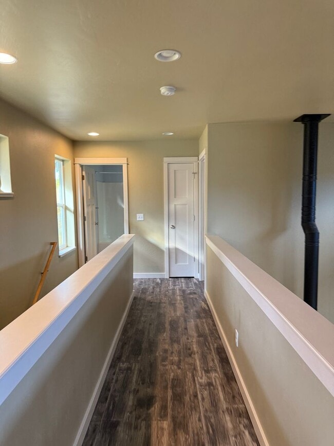 Building Photo - A Lovely Westside Single Family Home in the Desirable Valley West Subdivision