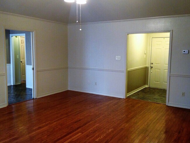 Building Photo - ** 3/2 IN NEW GREENACRES PLACE **