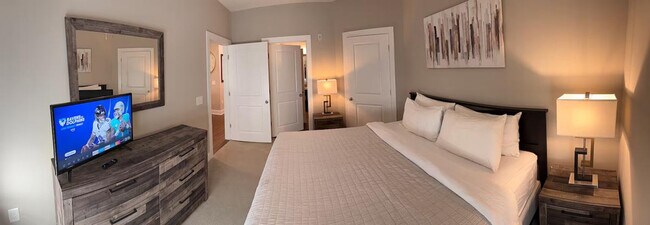 Building Photo - 4735 Sharon Rd