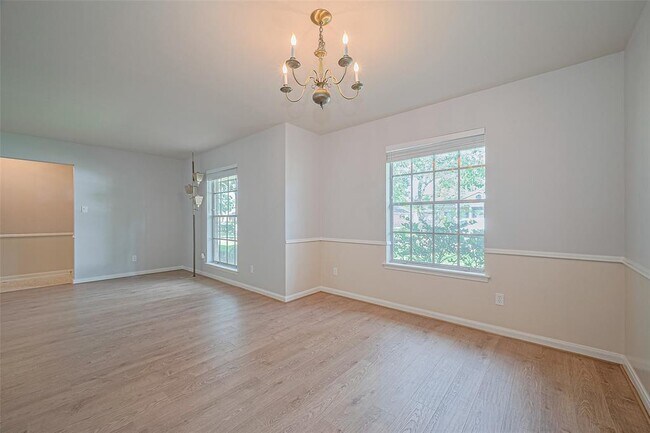 Building Photo - 2530 Bandelier Dr