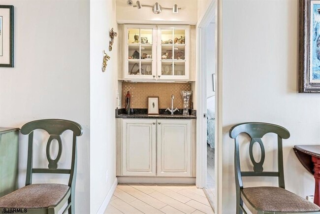 Building Photo - 3851 Boardwalk