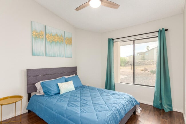 Building Photo - 15647 E Richwood Ave