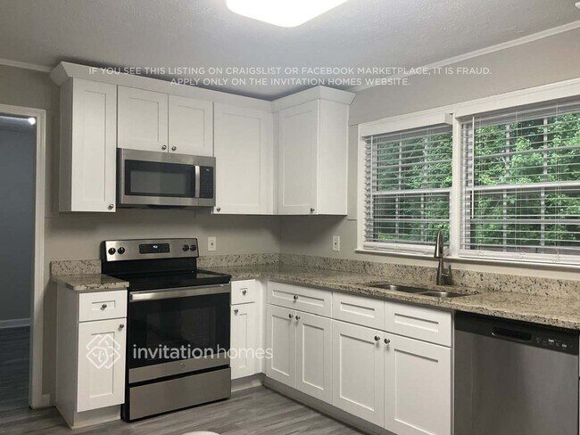 Building Photo - 3269 Robin Hood Ln