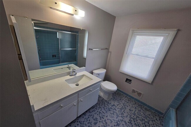 Building Photo - 515 Hobnail Cir