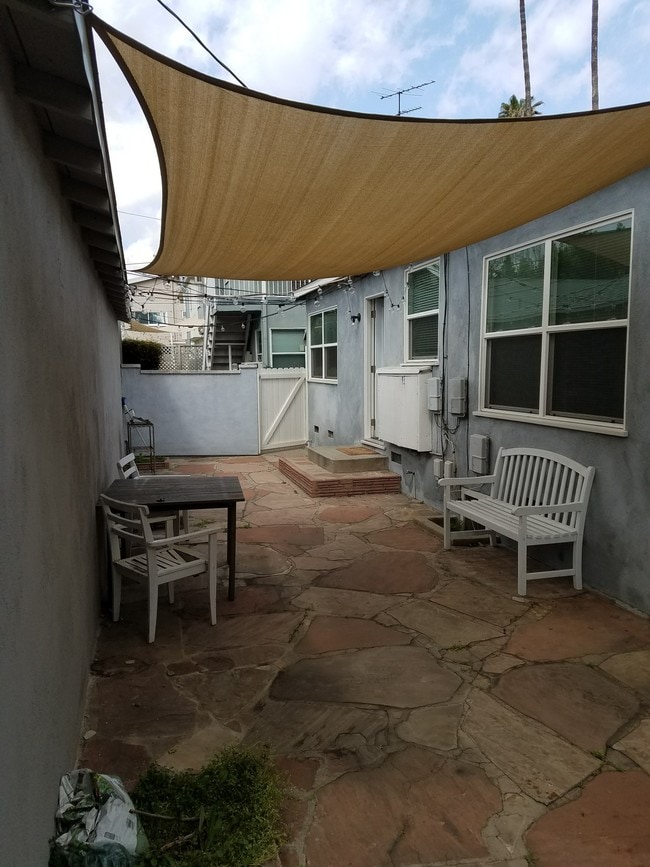 Building Photo - 5553 Matilija Ave