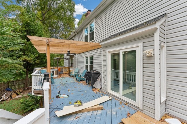 Building Photo - Charming 4 bedroom 3 bathroomSingle-Family Home for Rent! Discover your dream home with this stun...