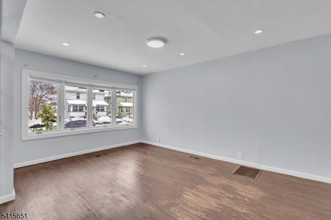 Building Photo - 323 Van Houten Ave