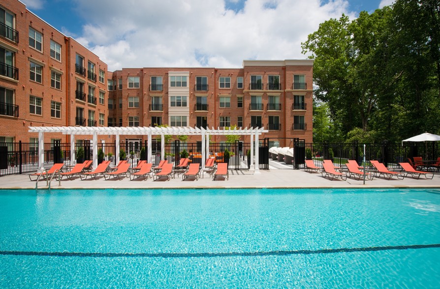 Saline Pool - Spectrum Town Center