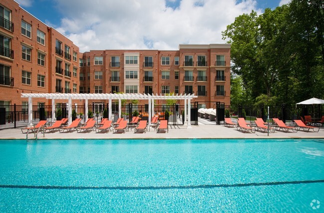 Saline Pool - Spectrum Town Center