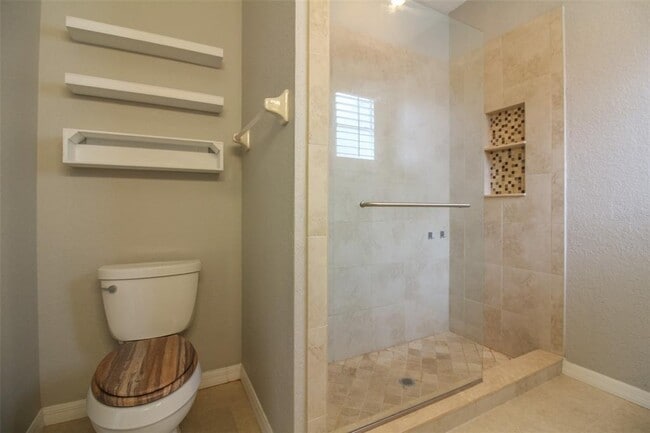 Building Photo - 5491 Moon Valley Dr