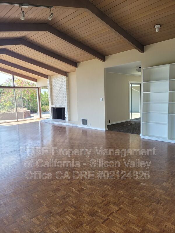 Building Photo - 21224 Saratoga Hills Rd
