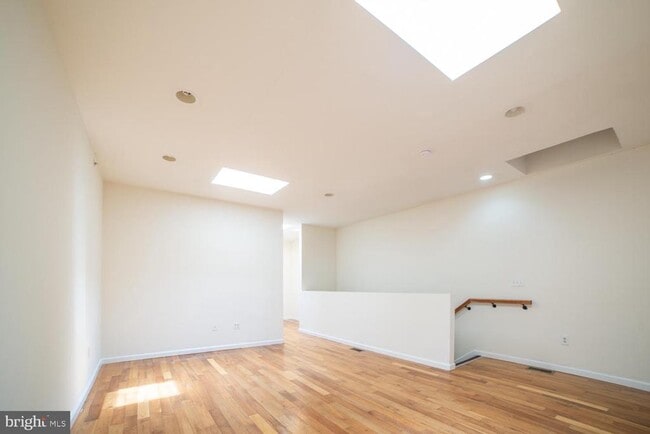 Building Photo - 1830 N 16th St