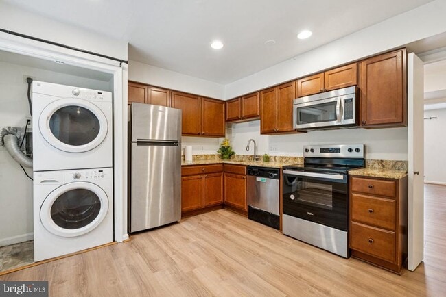 Building Photo - 3881 Persimmon Cir