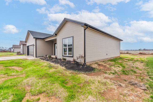 Building Photo - 611 Victoria Wy