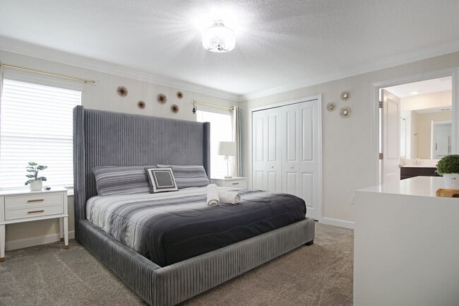 Building Photo - Pool Townhome Now Available