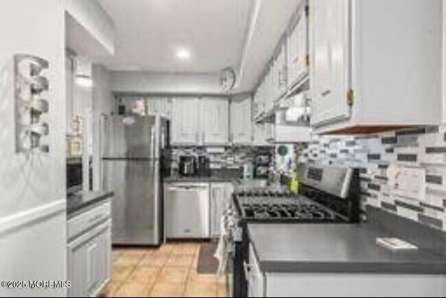 Building Photo - 111 5th Ave