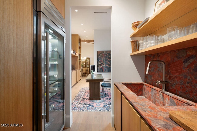 Building Photo - 50 W Palm Ln