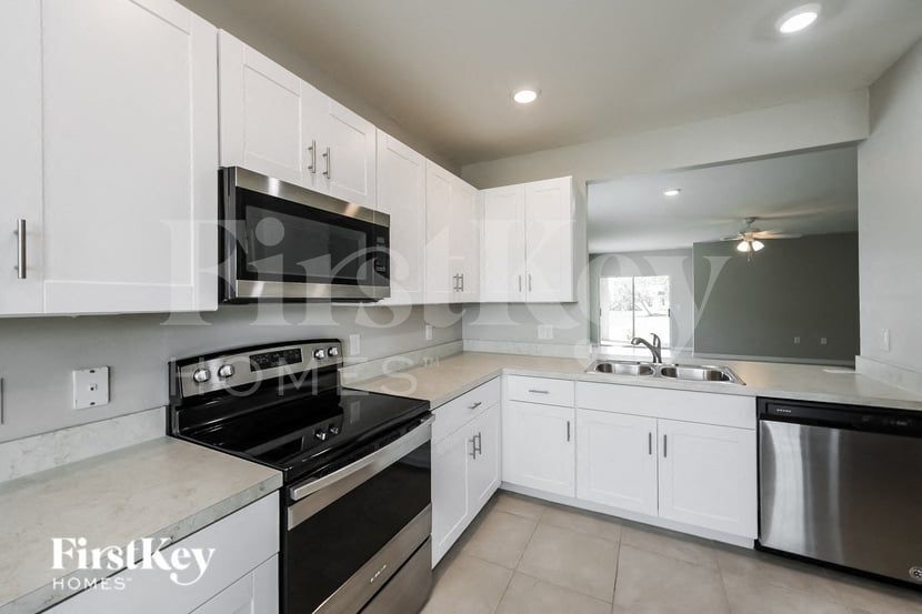 Building Photo - 27993 Arrowhead Cir